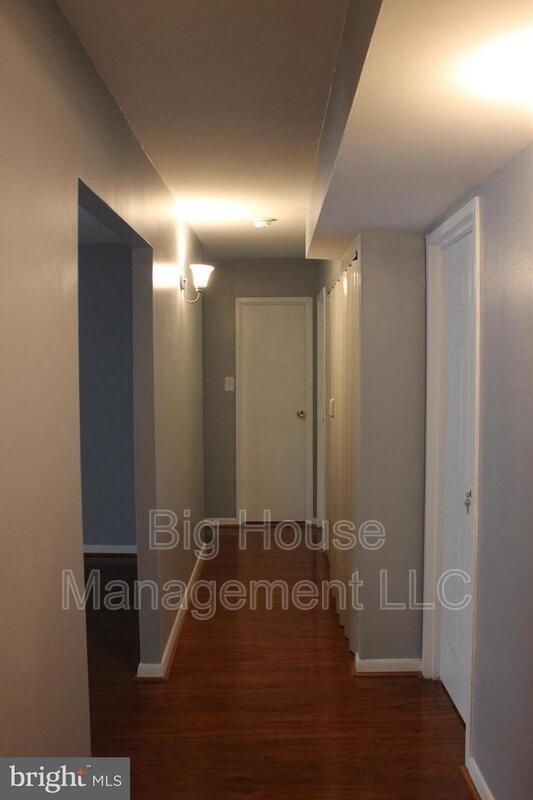 Building Photo - 2316 Freetown Ct
