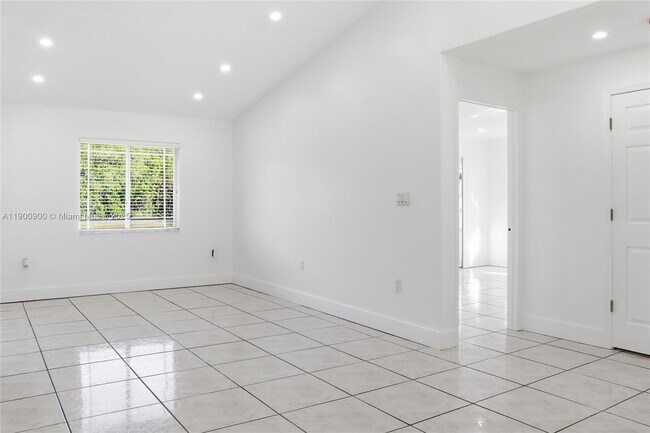 Building Photo - 19851 SW 79th Ave