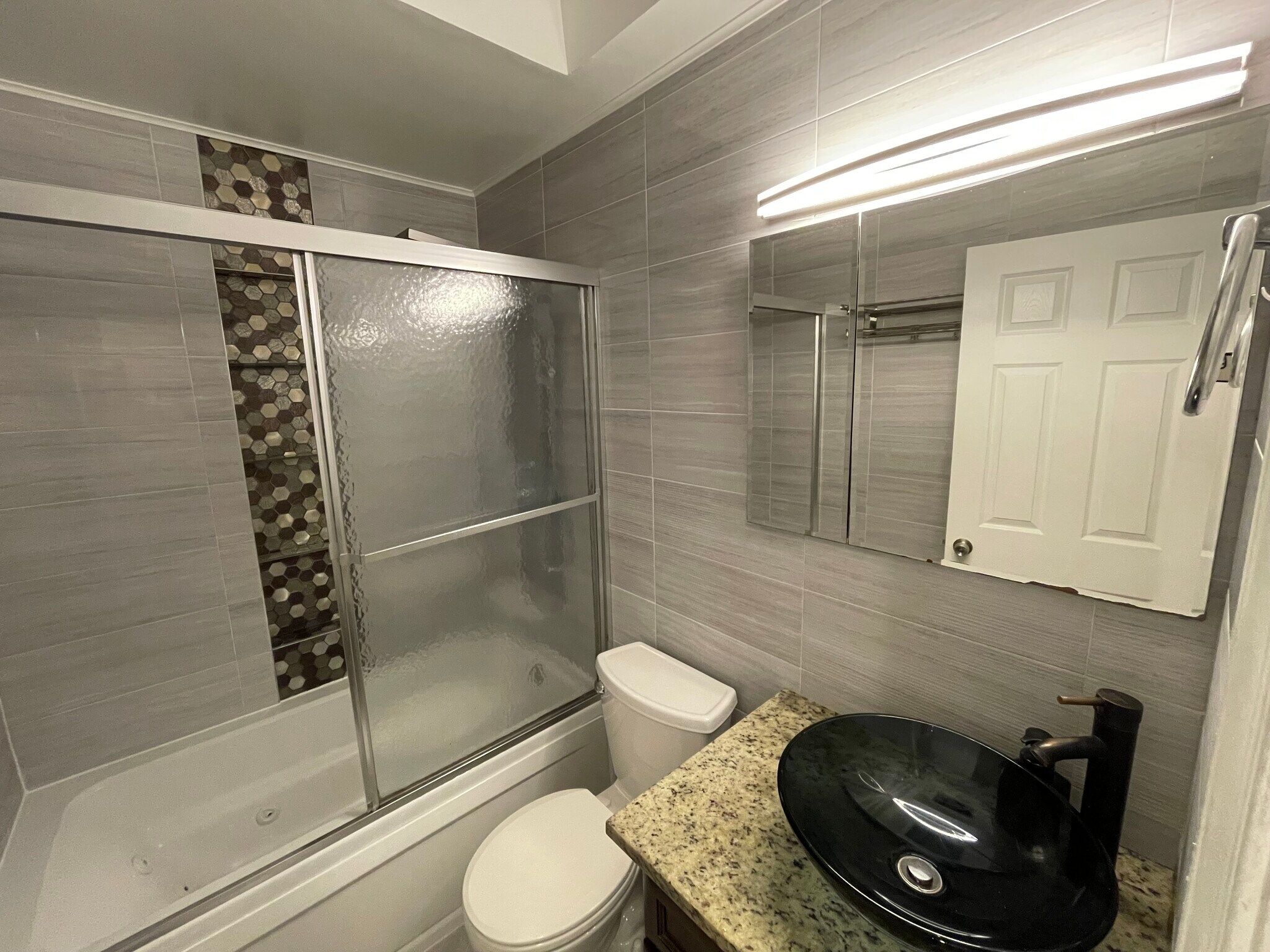 Building Photo - 2314 Strahle St