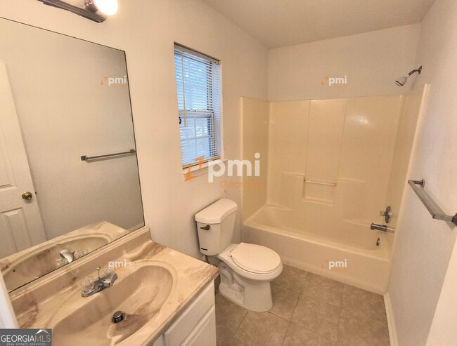 Building Photo - 8155 Autumn Green Dr