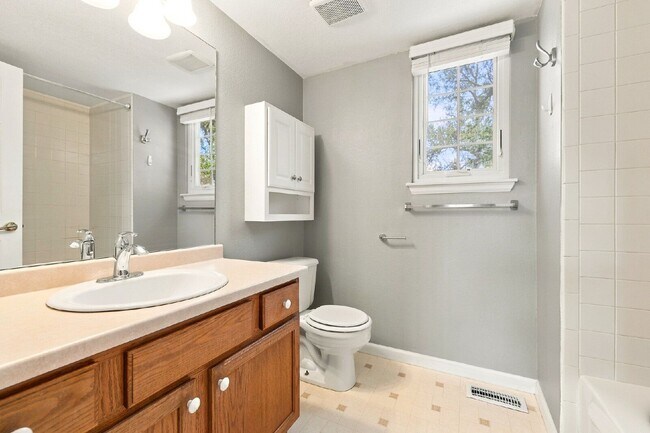 Building Photo - 5524 W Canyon Trail