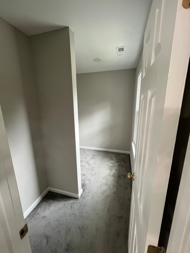 Building Photo - 206 Penchant Ct