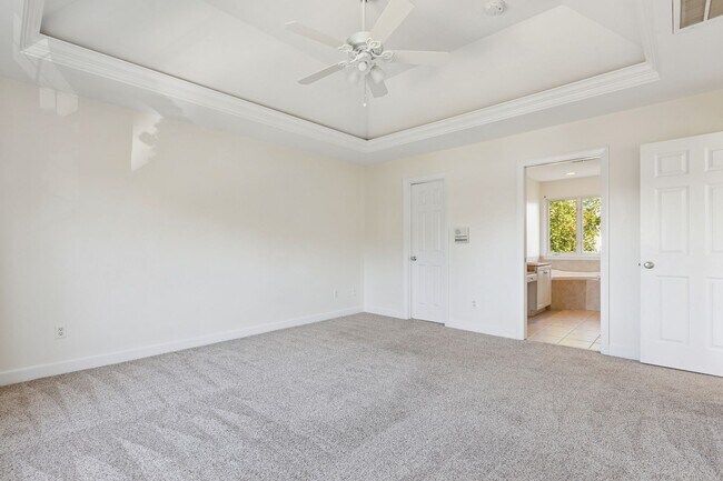 Building Photo - Chic's Beach Updated Rental!