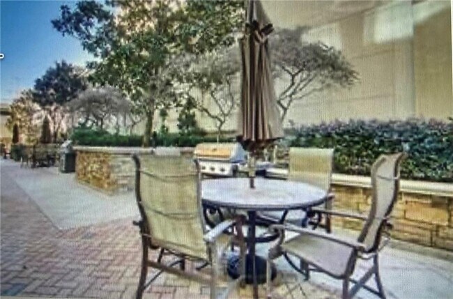 Building Photo - 3040 Peachtree Rd NW