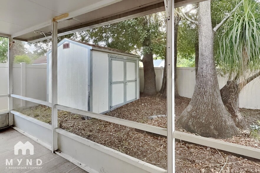 Building Photo - 915 River Wind Ave