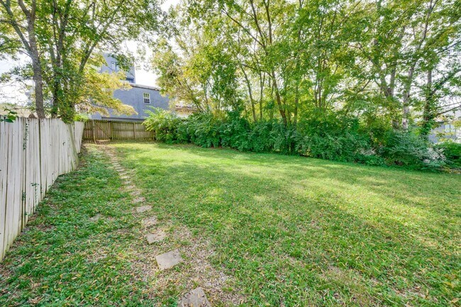 Building Photo - Welcome home to this stunning home in the great Sylvan Heights neighborhood!