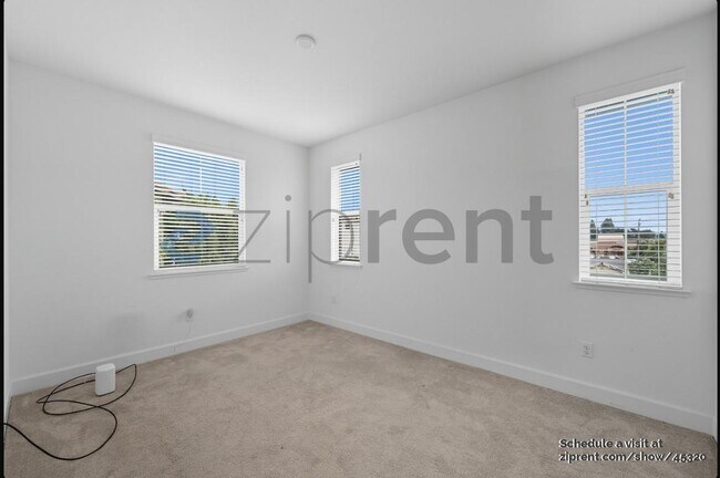 Building Photo - 34856 Awning Ter