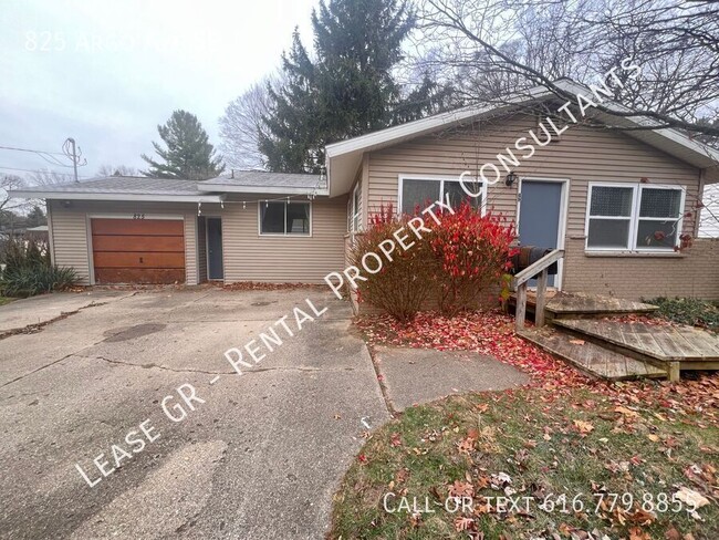 Primary Photo - Two Bedroom Single Family Home - Forest Hi...