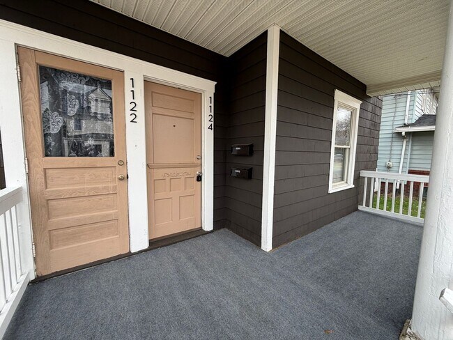 Building Photo - 1122-1124 Hoover Pl NW Canton Oh 44703   .UA .T1