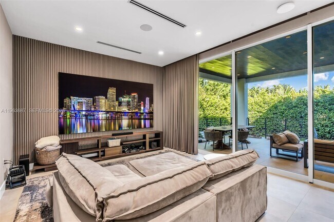 Building Photo - 285 W Mashta Dr