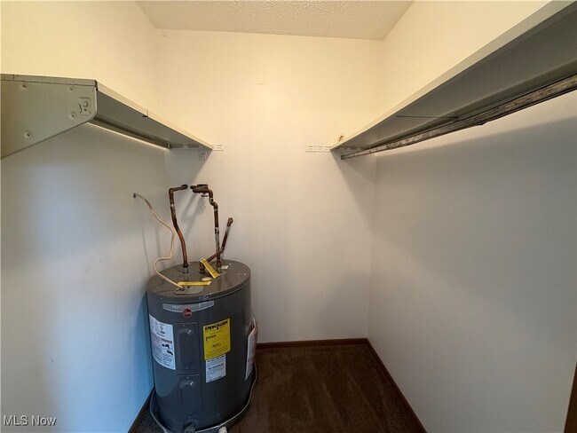 Building Photo - 4107 Orchard Dale Dr NW