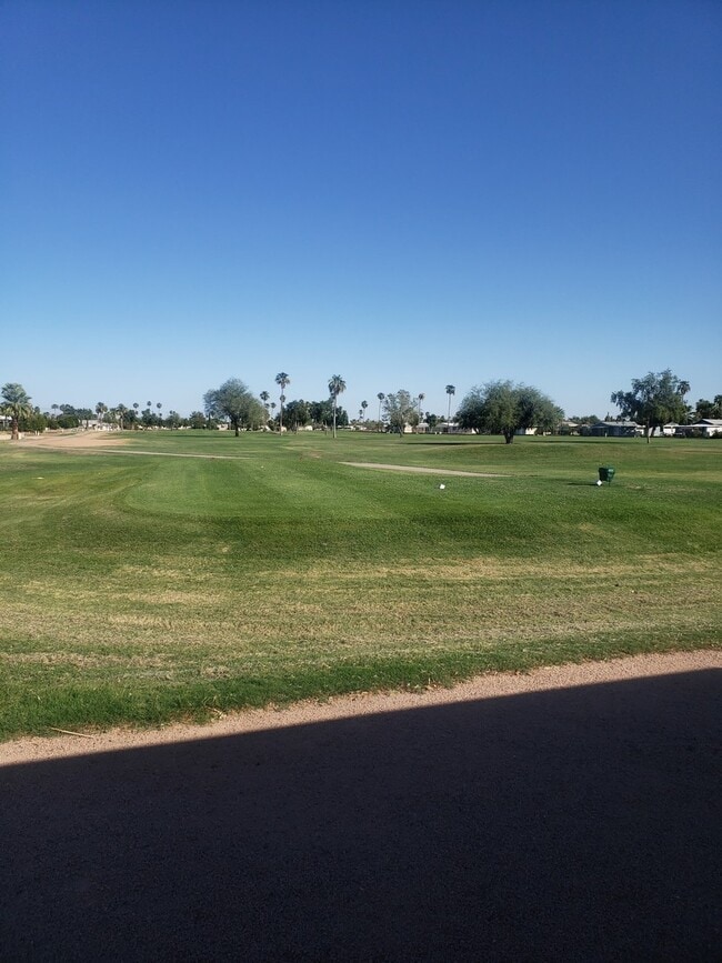 Building Photo - 3 bd 2 bath Golf Course Living