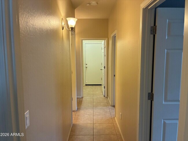 Building Photo - 8011 S 70th Dr