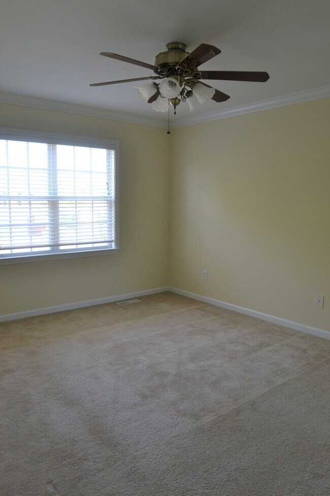 Building Photo - 3895 Eagleston Ct