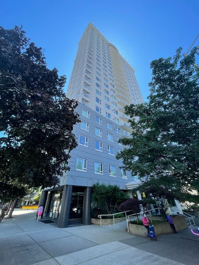 Building Photo - Beautiful Home In Arbor Place Tower