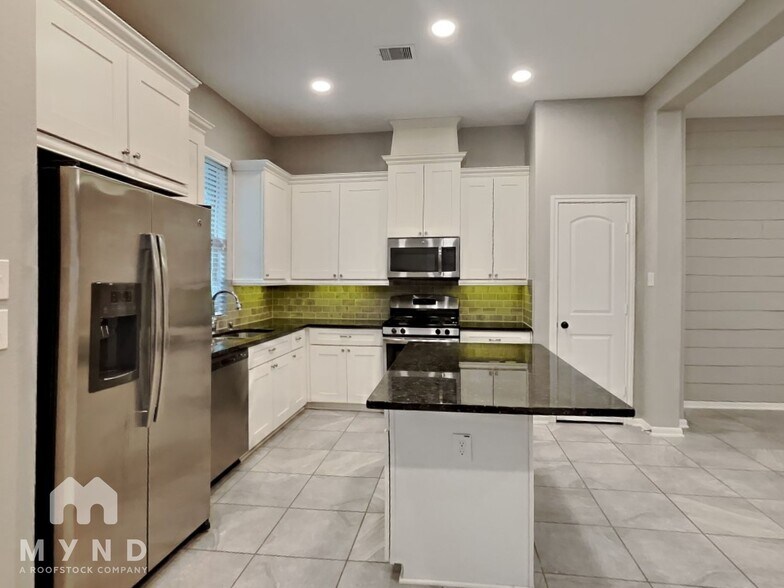 Building Photo - 118 Cheswood Forest Dr