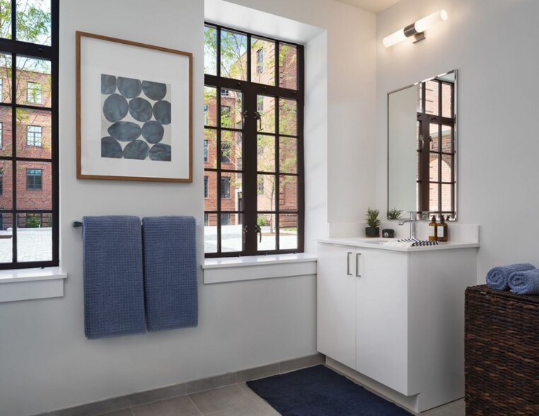 Building Photo - 1998 W Diversey Pkwy