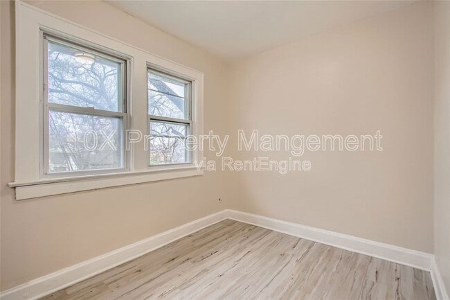 Building Photo - 1099 E 16th Ave