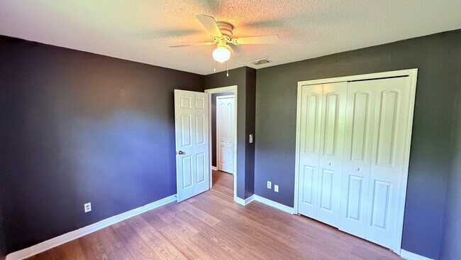 Building Photo - Pet-Friendly 3BR Home with Spacious Yard – No HOA!