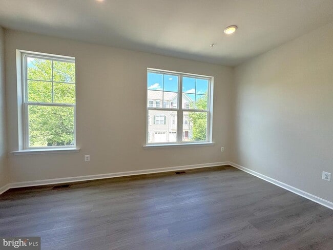 Building Photo - 45714 N Maxine Wy