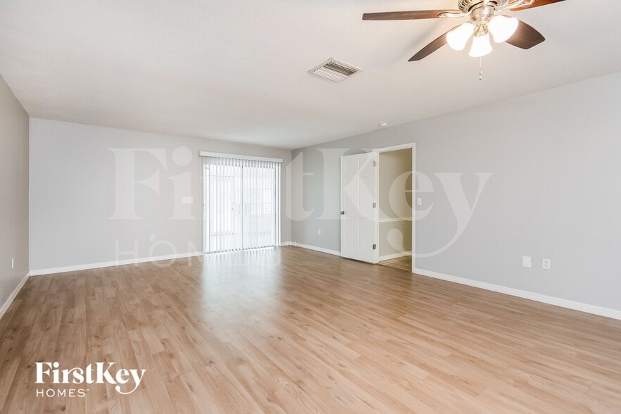 Building Photo - 815 Lake Elbert Ct