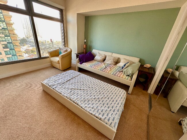 Building Photo - 654 Front St