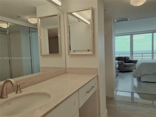 Building Photo - 4101 N Ocean Blvd