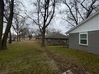 Building Photo - 1222 W Brooks St