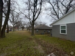 Building Photo - Remodeled w/ granite and new appliances