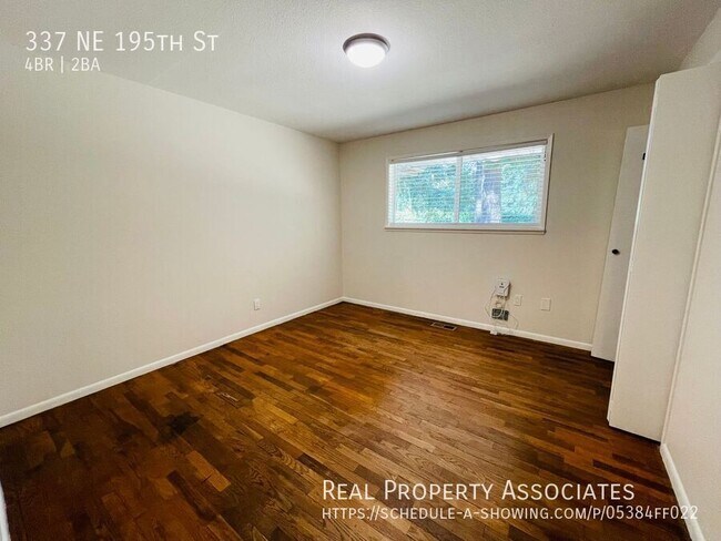 Building Photo - 337 NE 195th St