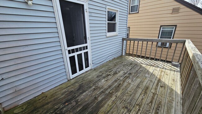 Building Photo - 851 Forest Dr