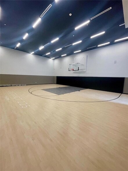 Building Photo - 225 N Miami Ave