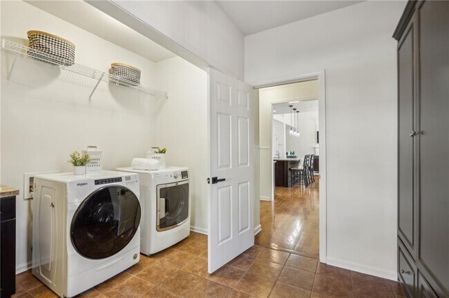 Building Photo - 7115 Doncaster Ct