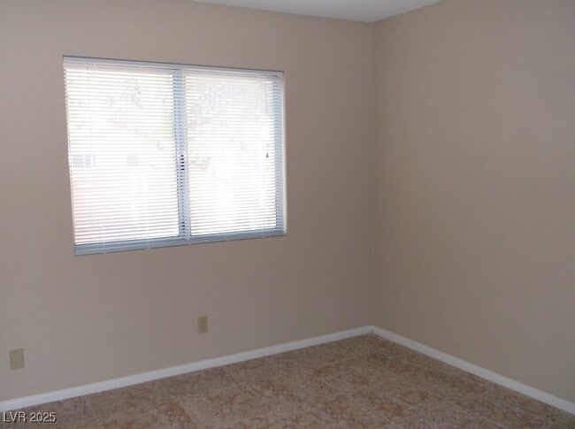 Building Photo - 7245 Great Oak Ave