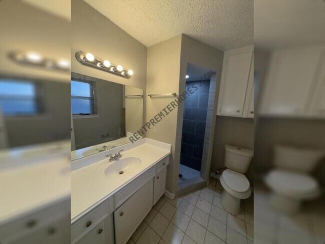 Building Photo - 3214 Three Pines Dr