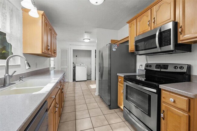 Building Photo - 4219 NW 30th Ter