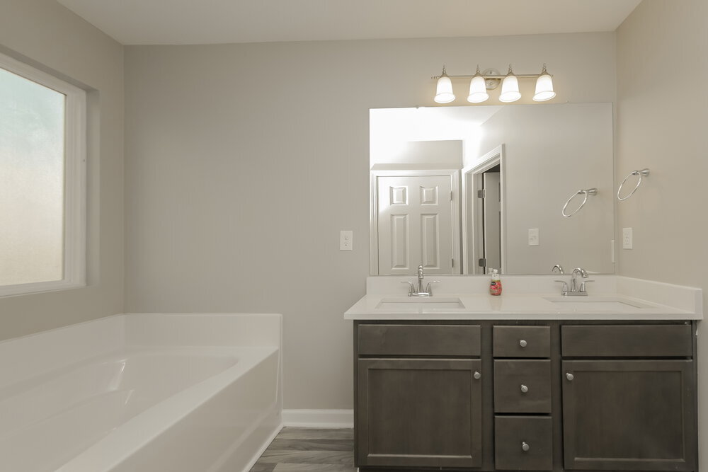 Building Photo - 100 Fairview Dr