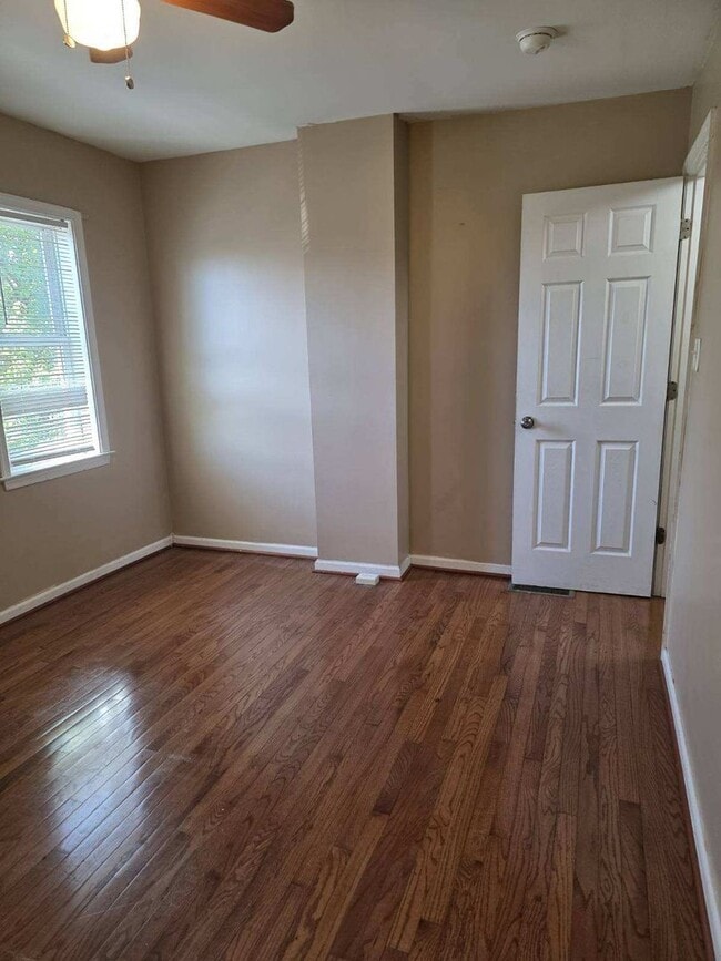 Building Photo - Wilmington Rowhome - Hedgeville Area