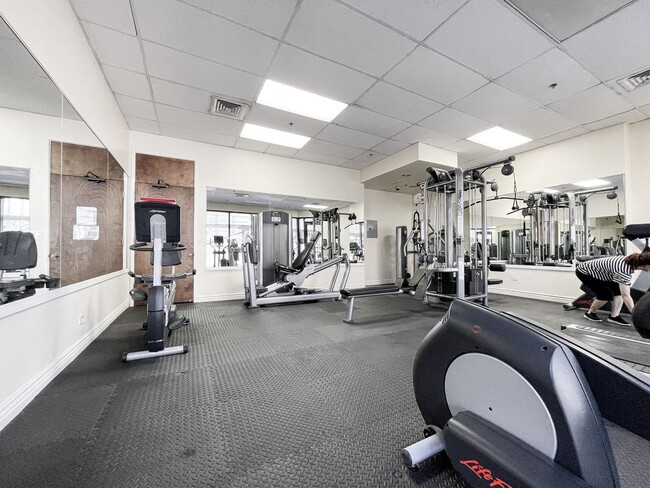 Building Photo - 445 Seaside Ave