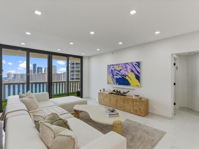 Building Photo - 3000 Island Blvd