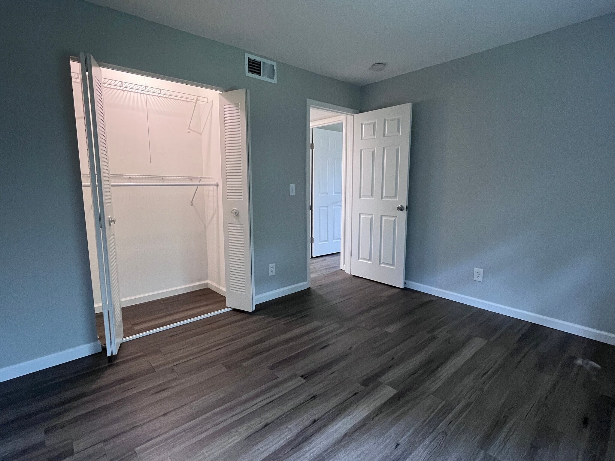 Building Photo - 1190 Calley Dr