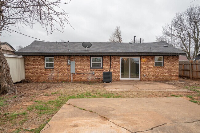 Building Photo - 3133 Delmar Rd