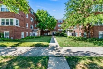 Building Photo - 2729 W Berwyn Ave