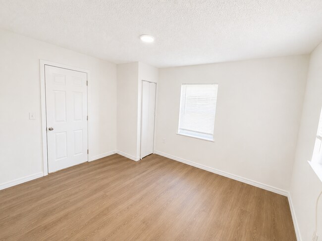 Building Photo - 1163 Engman St