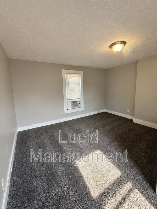 Building Photo - 1512 Bluegrass Ave