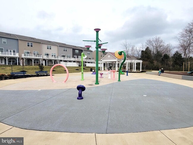 Building Photo - 8820 Englewood Farms Dr