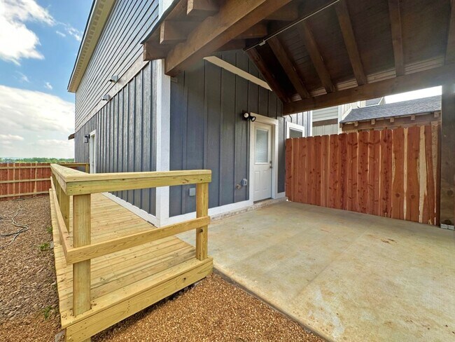 Building Photo - 3/2 New Construction in Southside