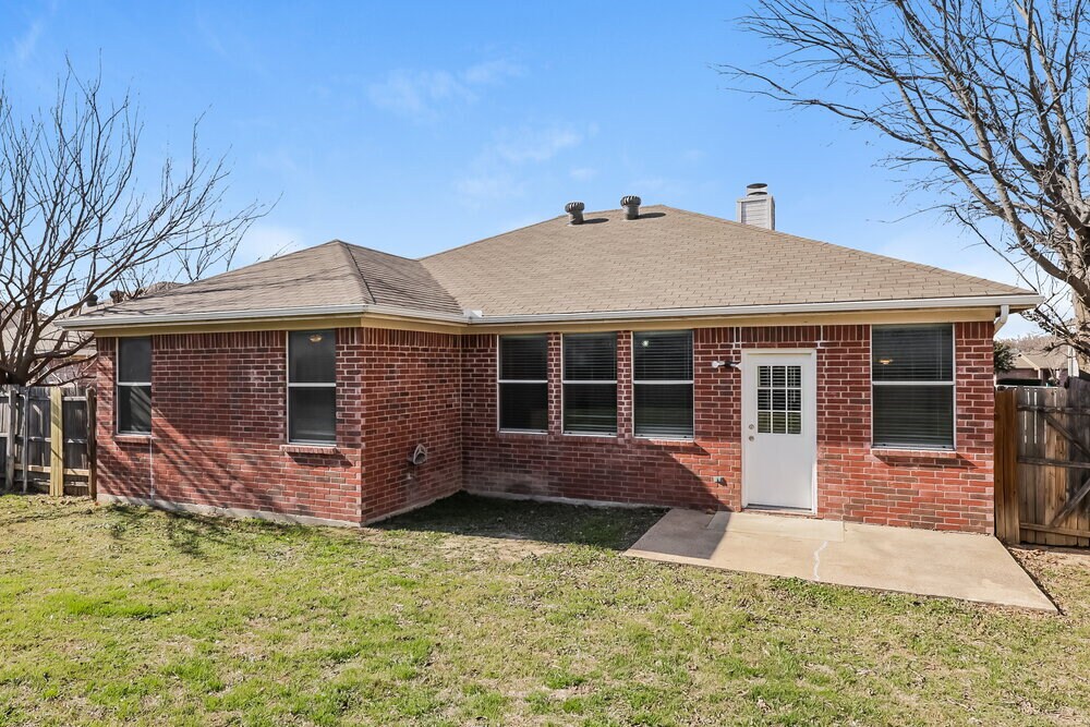 Building Photo - 6460 Downeast Dr