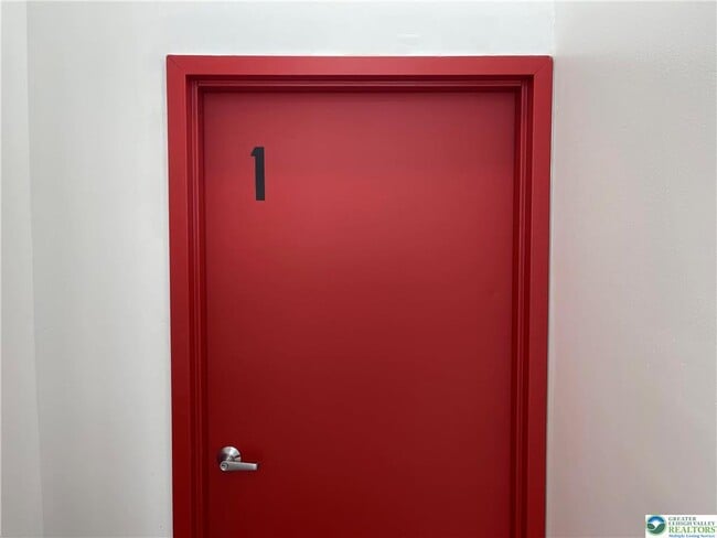 Building Photo - 711 W Chew St