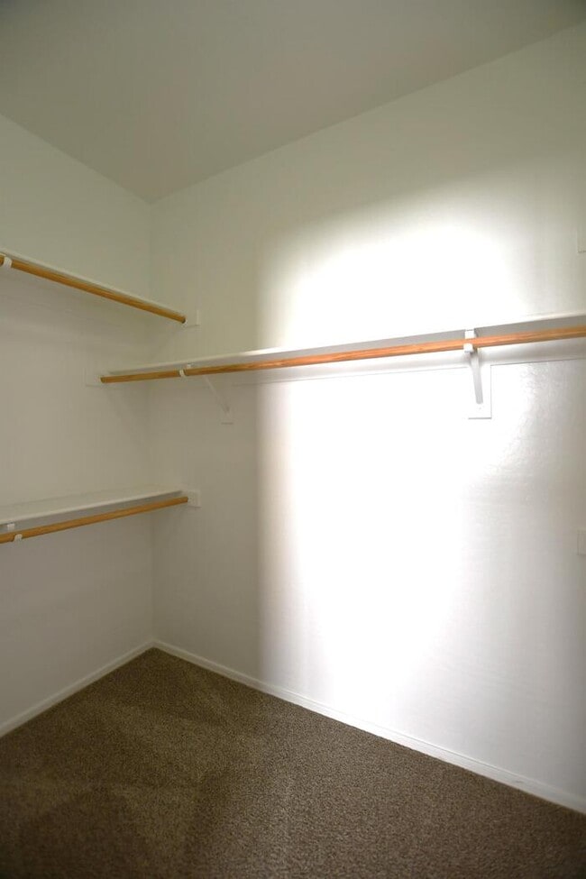 Building Photo - 2300 E Magma Rd